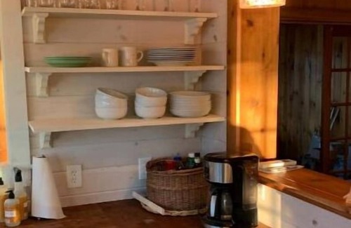 Hammondsport Cottage | Cotttage Core on Keuka
