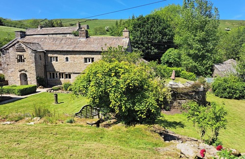 Worton House | Countersett Hall, beautiful Dales historic manor house near large lake