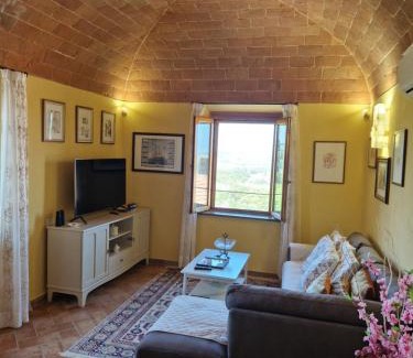 Fabbrica Apartment | Country Apartment with View of the Tuscany Hills