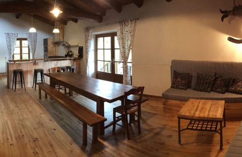 Arlempdes Cottage | Country cottage 3 ears 'Les Sources' 9 pers (sleeps 12) in Arlempdes (43490)