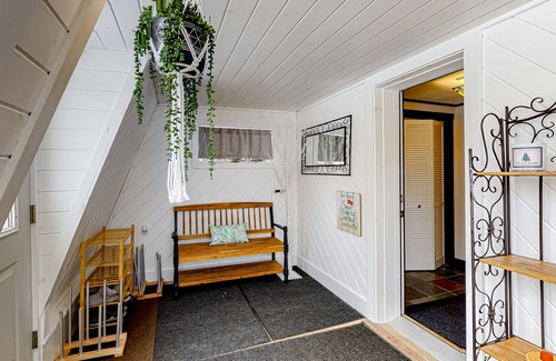 Morrisville Cottage | Country Cottage with Deck, Sunroom/Patio, W/D, & Free WiFi - Dog-Friendly