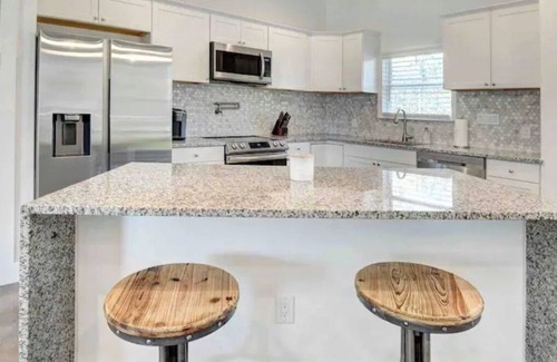Bastrop House | Country feel in this open plan 3 bed/2 bath home.