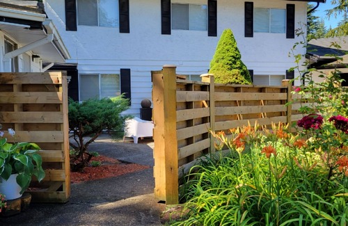 Langley Apartment | COUNTRY FOREST LOFT - Walk to Winery & Berry Farm in Langley Township