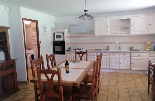 Lesparre-Medoc House | Country gite in the forest