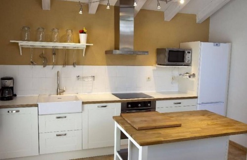 Amescoa Baja House | Country House 'Gailupa' with Mountain View, Private Garden and Wi-Fi