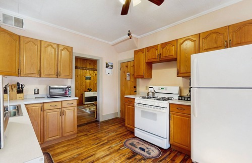 Jefferson House | Country home w/stream, yard, garden, snowmobile access, nr Santa's Village