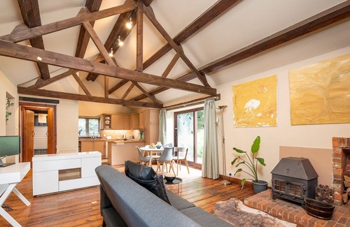 Stockcross House | Country House, 4 Acres, Views & Swimming Pool I Pass The Keys