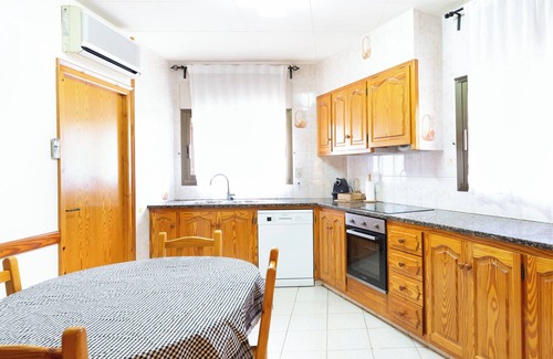 Gualta House | Country House 'Can Blay' with Private Pool, Wi-Fi and Air Conditioning