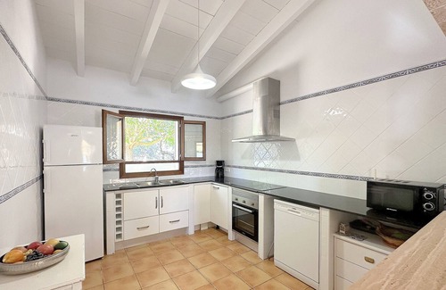 Maria de la Salut Villa | Country House 'Sa Vinya De Montblanc' with Mountain View, Wi-Fi and Air Conditioning