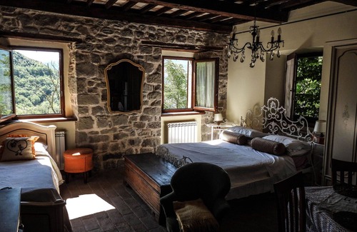 Roccafluvione Other | Country House/Farm House in Forcella with 2 bedrooms sleeps 5