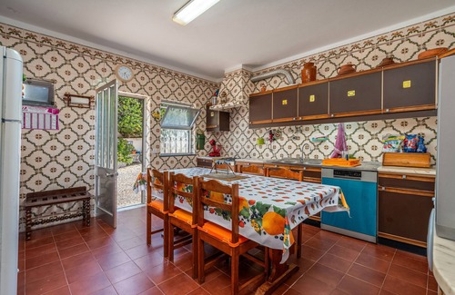 Praia da Rocha Villa | Country House 'Ivone' with Sea View, Private Pool and Wi-Fi