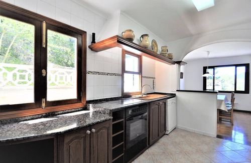 Esporles Villa | Country House 'Las Encinas' with Private Pool, Wi-Fi and Air Conditioning