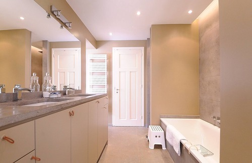 Profondeville House | country house tastefully renovated, large garden, pool, bowling - 14 pers.