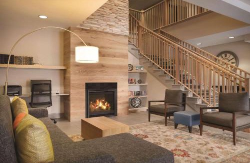 Brooklyn Center Hotel | Country Inn & Suites by Radisson, Brooklyn Park - Brooklyn Center, MN