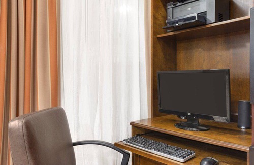 Wheatland Hotel | Country Inn & Suites by Radisson, Oklahoma City Airport, OK