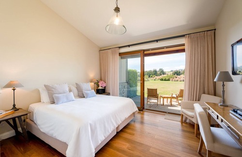 Albert Town Cabin | Country Lodge 5 Minutes From Lake Wanaka