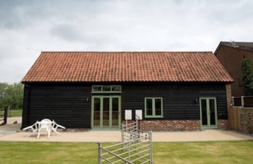 Chedgrave House | Country Views peaceful location in superb setting close to the Norfolk Broads