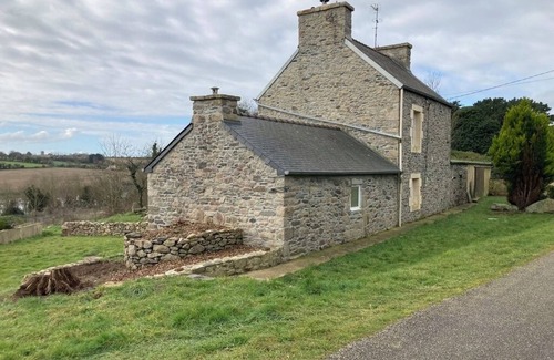 Plouguerneau House | Countryside by the sea. Quiet location close to beaches.