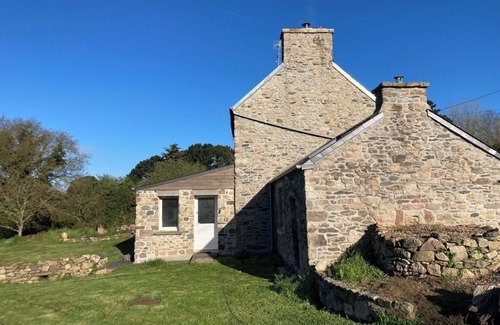 Plouguerneau House | Countryside by the sea. Quiet location close to beaches.