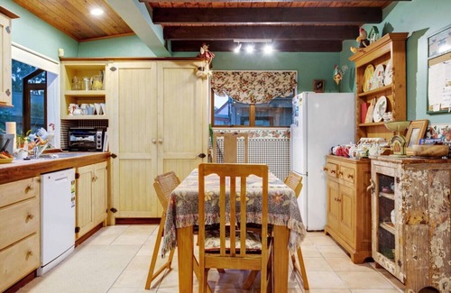 Whitford House | Countryside Retreat with On-site Horse Experiences