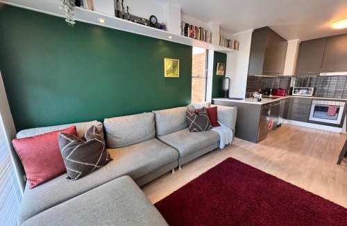 Elizabeth Bay Apartment | Couple's Gateway in Sunny Elizabeth Bay
