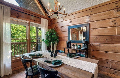 Sevierville Cabin | Couple's Getaway, Secluded, but 5min to Parkway! Dogs Welcome!