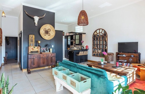 Cape Town City Centre Cottage | Couples · Characterful Cottage & Secure
