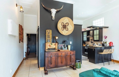 Cape Town City Centre Cottage | Couples · Characterful Cottage & Secure
