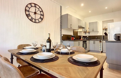 Antibes Old Town Apartment | Cours Massena on Marché Provencal