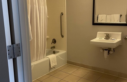 Gulfport Hotel | Courtyard by Marriott Gulfport Beachfront