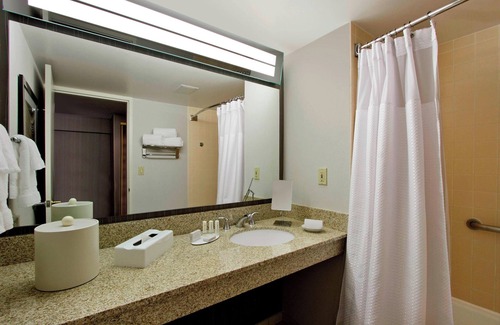 Lyndhurst Hotel | Courtyard by Marriott Lyndhurst Meadowlands