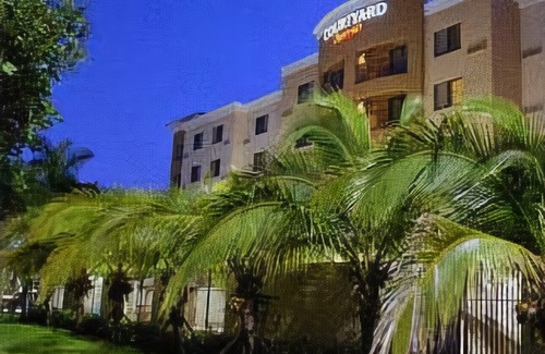Ludlam Hotel | Courtyard by Marriott Miami at Dolphin Mall