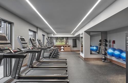 Melbourne Central Business District Hotel | Courtyard by Marriott Melbourne Flagstaff Gardens