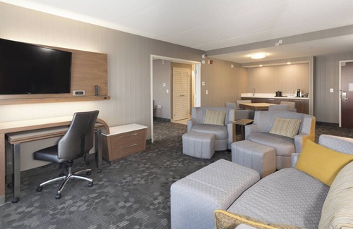 Vaughan Hotel | Courtyard by Marriott Toronto Vaughan