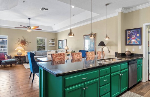 South Padre Island Condo | Courtyard condo with pool only 1/4 block to beach!