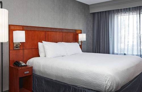 Medford Hotel | Courtyard Medford Airport