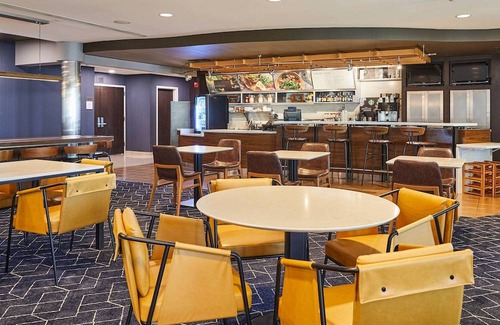 Medford Hotel | Courtyard Medford Airport