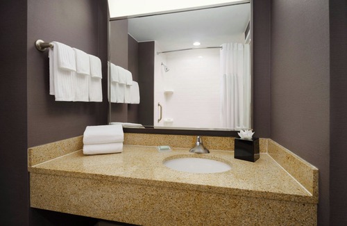 Upper East Side Hotel | Courtyard New York Manhattan/Upper East Side