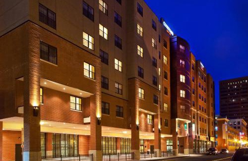 Downtown Syracuse Hotel | Courtyard Syracuse Downtown at Armory Square