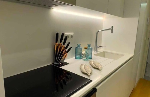 Santo Antonio Apartment | Cousy T0 Apartment, in Marquês de Pombal