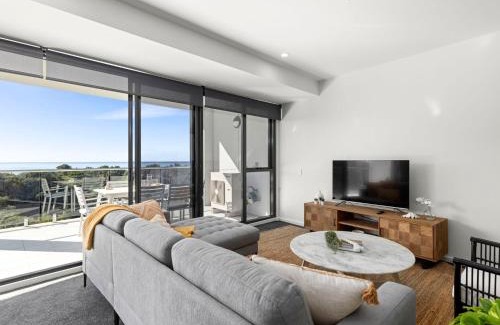 Forster Apartment | Cove 603