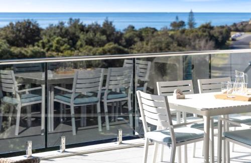 Forster Apartment | Cove 603