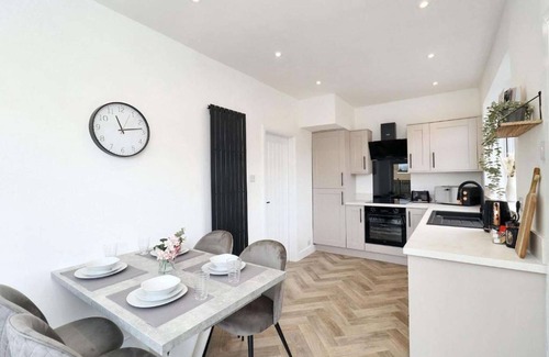 Billingham House | Cowpen Lodge Stylish home in Billingham
