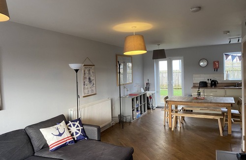 Beadnell Cottage | Cowry Cottage - Sleeps 6, 3 bedrooms