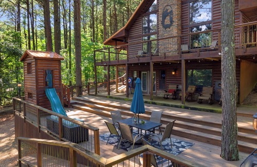 Broken Bow Cabin | Coyote Ridge, Shuffleboard, Pool Table, Arcade, Light Up Jenga, & More!