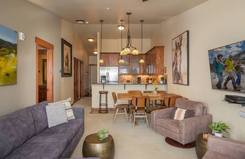 Fraser Condo | Cozens Pointe I-302 | PET-FRIENDLY! | Perfect Views From Private Deck