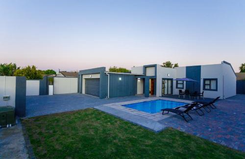 Bloubergstrand House | Cozier Glitz