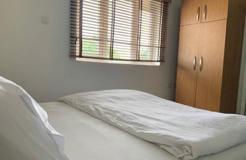 Ikeja Apartment | Cozy 1-BDR - Free Wi-Fi & Mins DRV to Airport