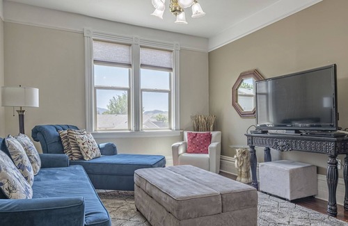 Vernon Apartment | Cozy 1 bed/1 bath suite is on the 2nd level in the Historical Carew House