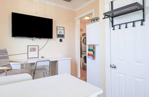 Old Town Cabin | Cozy 1 Bed, 1 Bath, Minutes to the Beach, Fishing, & Old Town Bay St. Louis